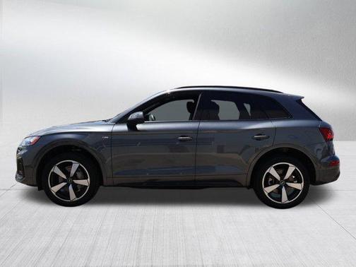 2022 Audi Q5 45 S line Prestige