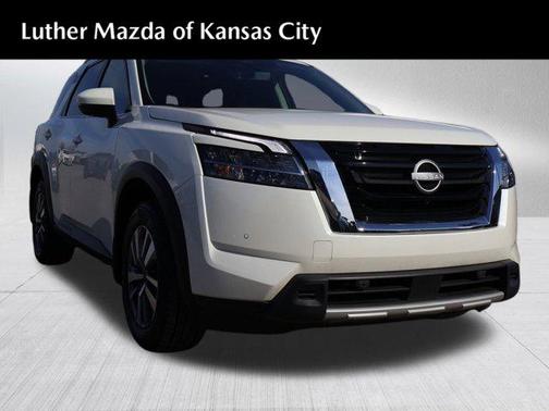 2024 Nissan Pathfinder SL 4WD