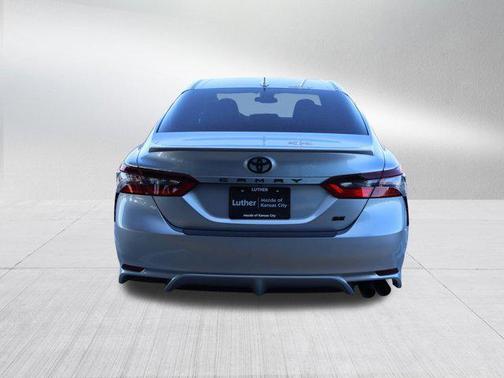 Celestial Silver Metallic 2022 Toyota Camry SE