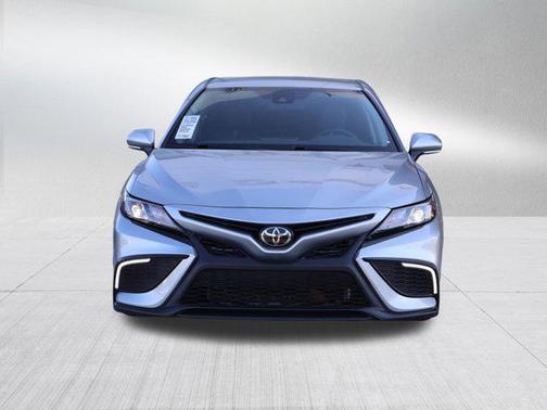 Celestial Silver Metallic 2022 Toyota Camry SE