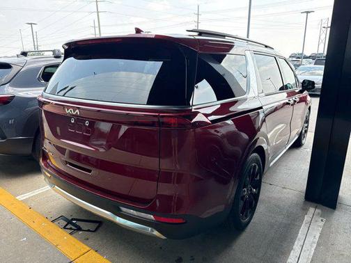 2022 Kia Carnival SX