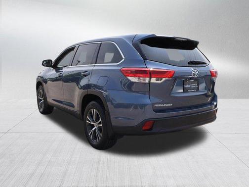 Shoreline Blue Pearl 2019 Toyota Highlander LE Plus