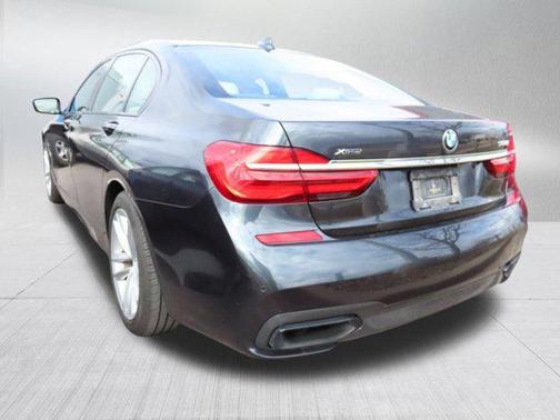 2017 BMW 750 i xDrive