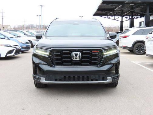 2023 Honda Pilot AWD TrailSport