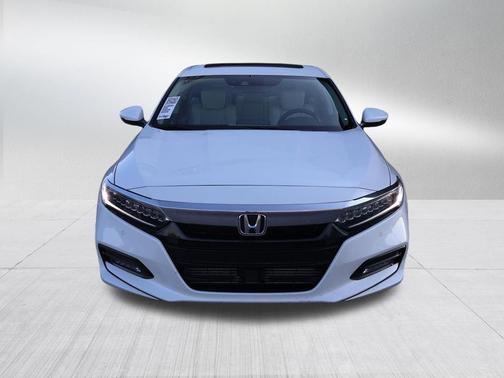 Platinum White Pearl 2018 Honda Accord Touring