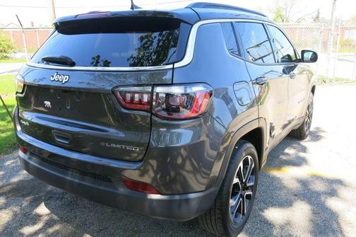 Sting-Gray Clearcoat 2024 Jeep Compass Limited