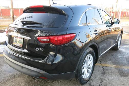 2016 INFINITI QX70 Base