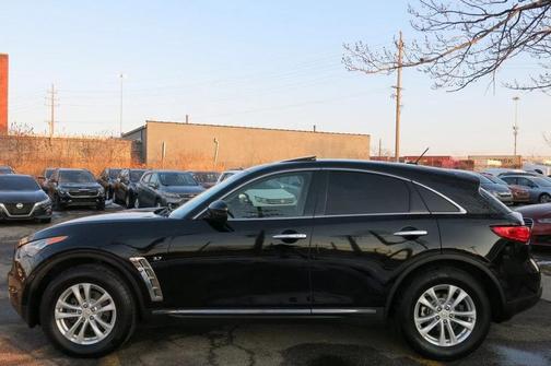 2016 INFINITI QX70 Base