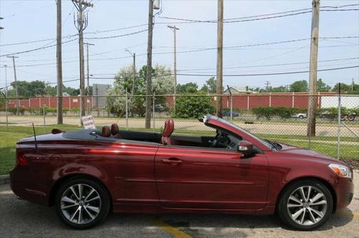 2011 Volvo C70 2dr Convertible Automatic