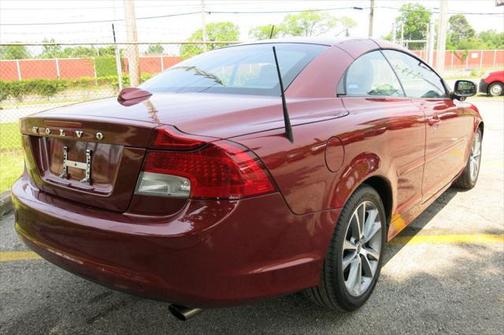 2011 Volvo C70 2dr Convertible Automatic