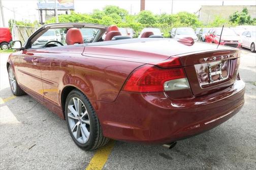 2011 Volvo C70 2dr Convertible Automatic