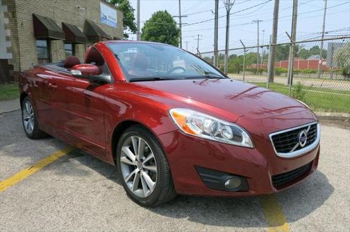 2011 Volvo C70 2dr Convertible Automatic