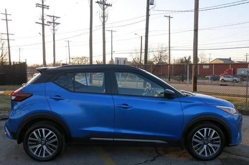 2021 Nissan Kicks SR