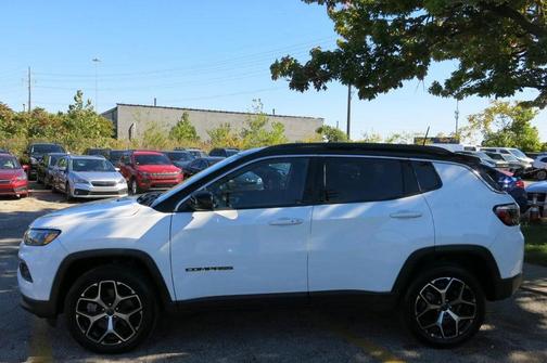 Bright White Clearcoat 2024 Jeep Compass Limited