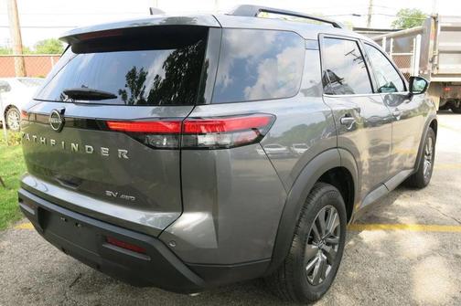 2024 Nissan Pathfinder SV 4WD