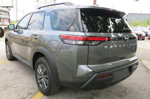 2024 Nissan Pathfinder SV 4WD
