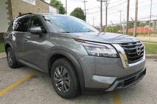 2024 Nissan Pathfinder SV 4WD