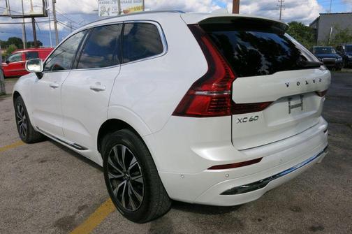 2023 Volvo XC60 B5 AWD Plus Bright Theme
