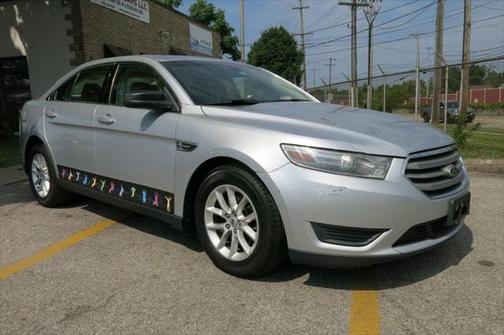 2013 Ford Taurus 4dr Sedan SE FWD
