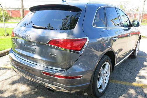 Lava Gray Pearl Effect 2016 Audi Q5 2.0T Premium Plus