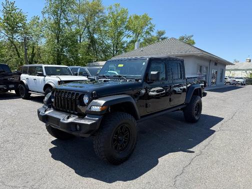Black Clearcoat 2020 Jeep Gladiator Sport