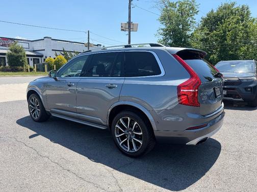 Savile Gray Metallic 2017 Volvo XC90 T6 Momentum