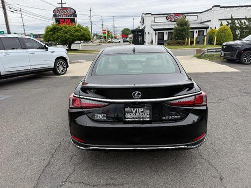 Black 2020 Lexus ES 300h Luxury