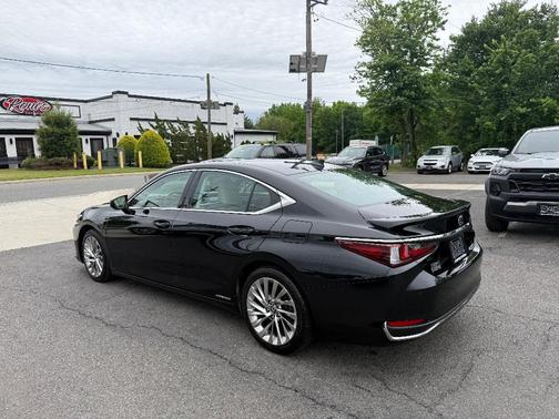 Black 2020 Lexus ES 300h Luxury
