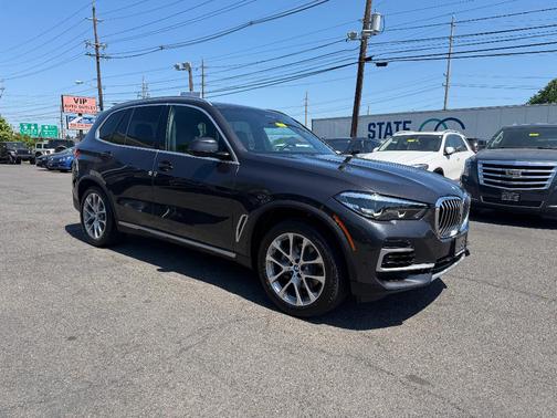 Dark Graphite Metallic 2022 BMW X5 xDrive40i