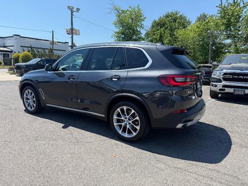 Dark Graphite Metallic 2022 BMW X5 xDrive40i