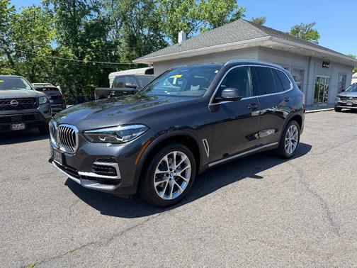 Dark Graphite Metallic 2022 BMW X5 xDrive40i
