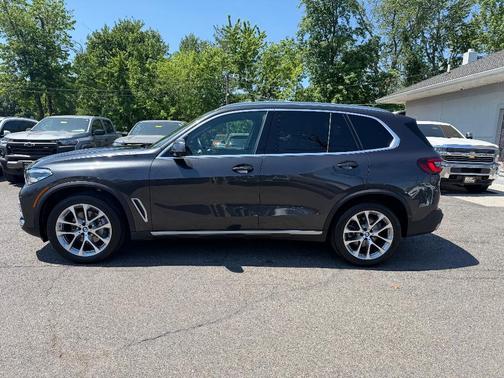 Dark Graphite Metallic 2022 BMW X5 xDrive40i