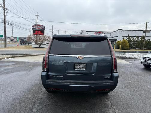 2020 Cadillac Escalade Luxury