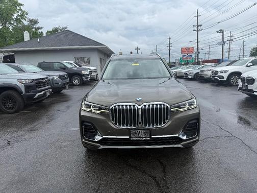 Manhattan Green Metallic 2022 BMW X7 xDrive40i