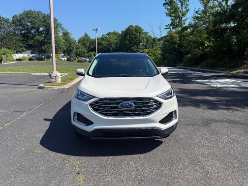 Oxford White 2019 Ford Edge SEL