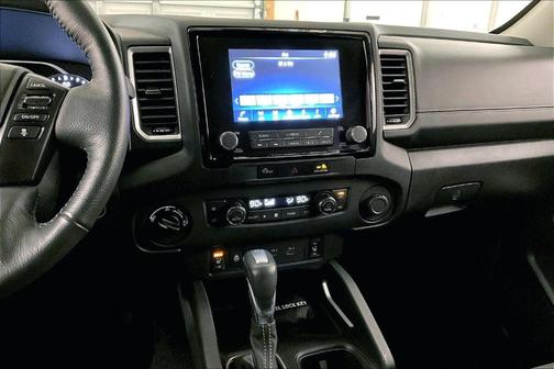 2024 Nissan Frontier SV