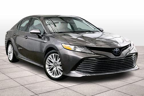 2020 Toyota Camry Hybrid XLE