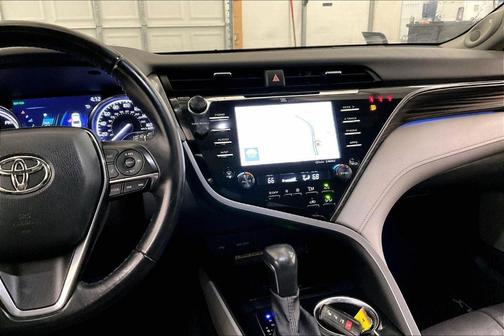 2020 Toyota Camry Hybrid XLE