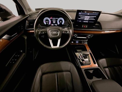 Daytona Gray Pearl Effect 2023 Audi Q5 45 S line Premium Plus