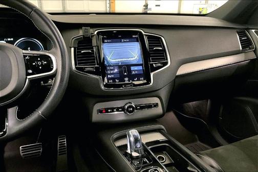 2017 Volvo XC90 Hybrid T8 R-Design