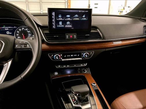 Ibis White 2023 Audi Q5 40 Premium