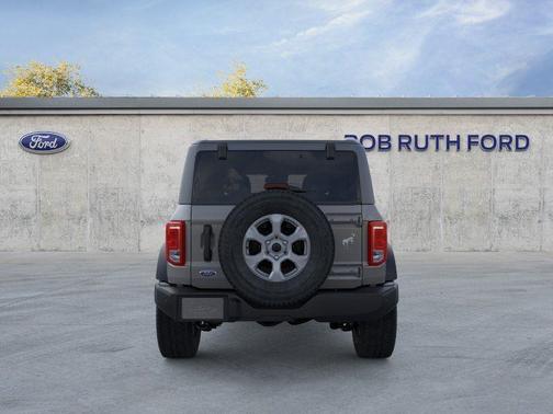 Carbonized Gray Metallic 2026 Ford Bronco Big Bend