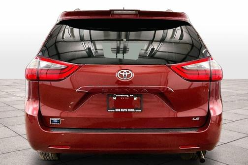 2020 Toyota Sienna LE