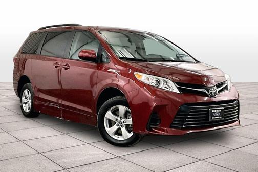 2020 Toyota Sienna LE