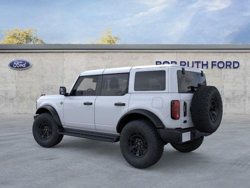 Oxford White 2026 Ford Bronco Outer Banks
