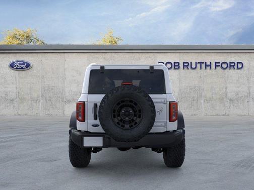 Oxford White 2026 Ford Bronco Outer Banks
