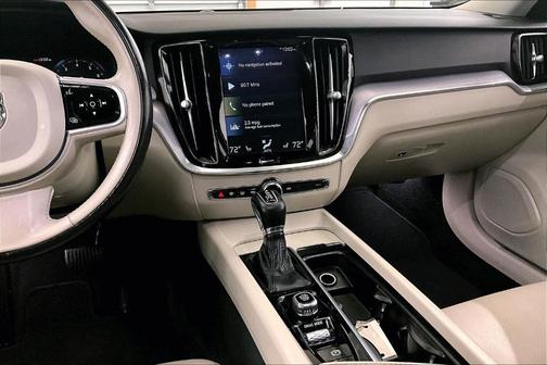 2020 Volvo V60 T5 Momentum