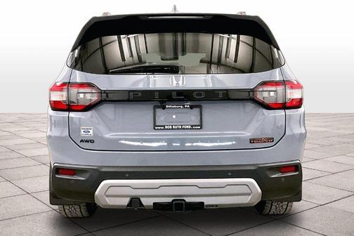 Sonic Gray Pearl 2025 Honda Pilot TrailSport