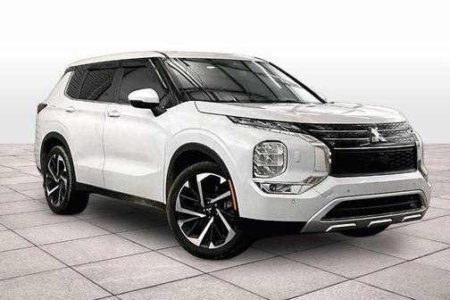 2023 Mitsubishi Outlander SE