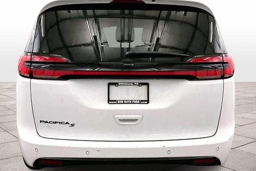 2023 Chrysler Pacifica Touring-L